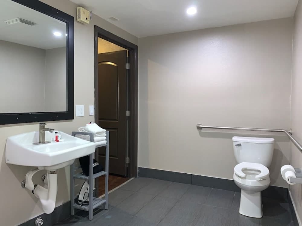 Skyways Hotel — 7