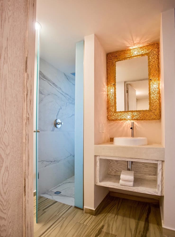 Newport House Playa Hotel Boutique — 30