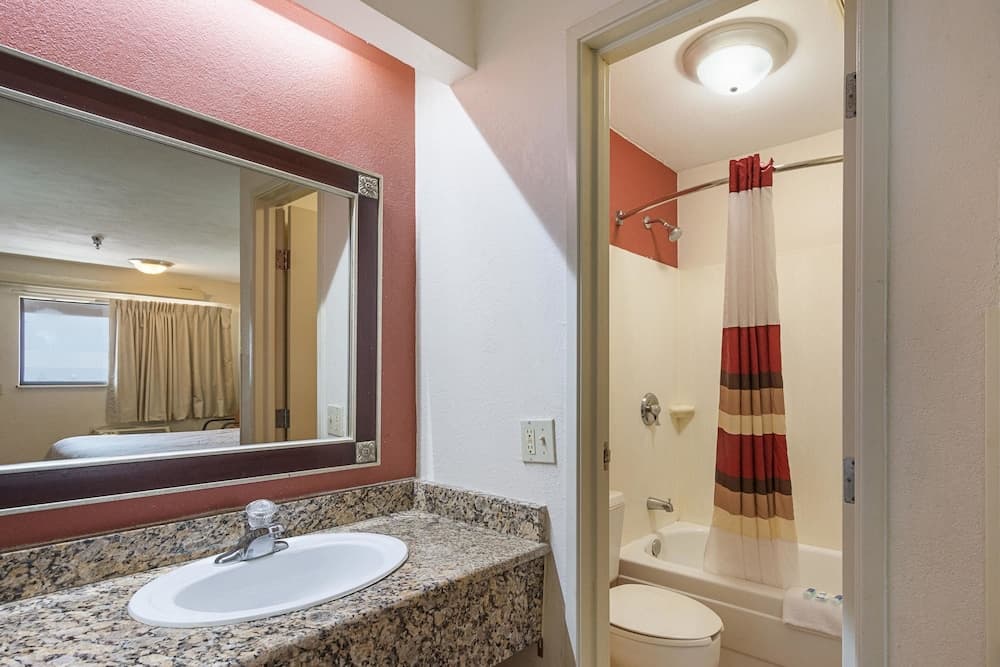 Rodeway Inn Tampa vicino a Busch Gardens - USF — 23