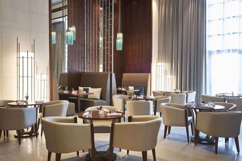 Hilton Dubai Al Habtoor City — 9