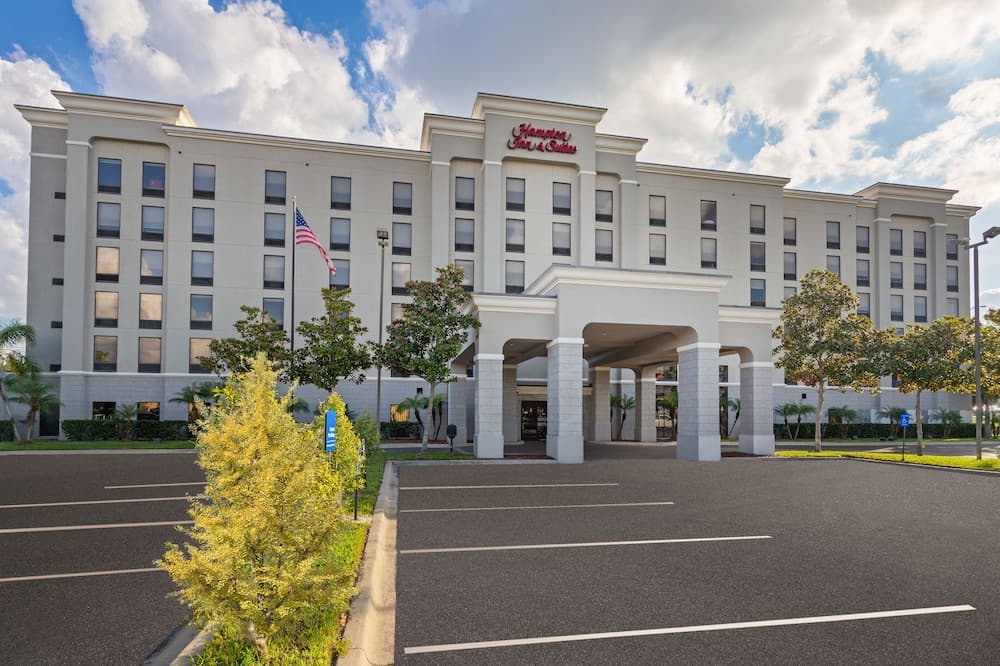 Hampton Inn & Suites Orlando Intl Dr N — 6