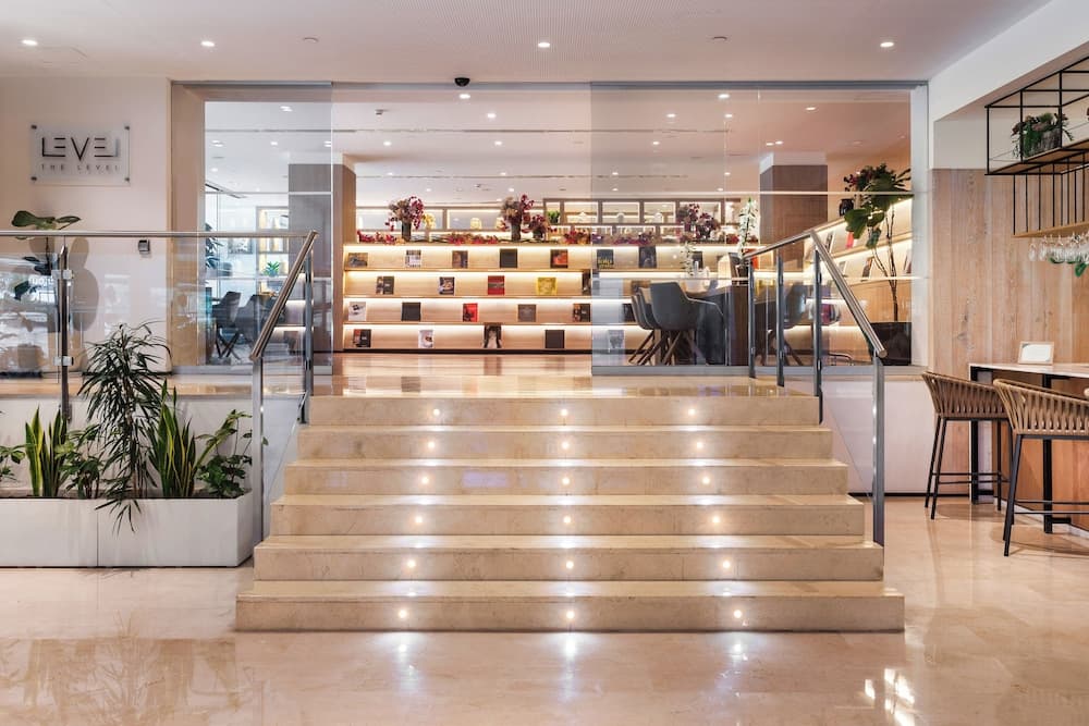 The Level en Melia Sevilla — 23