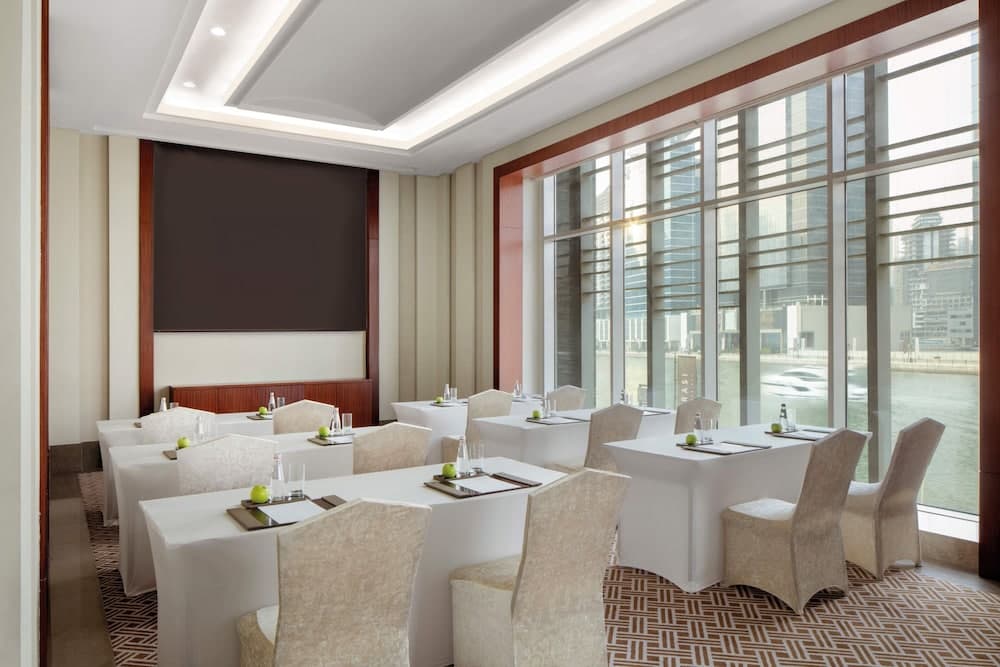 Renaissance Business Bay Hotel, Dubai — 3