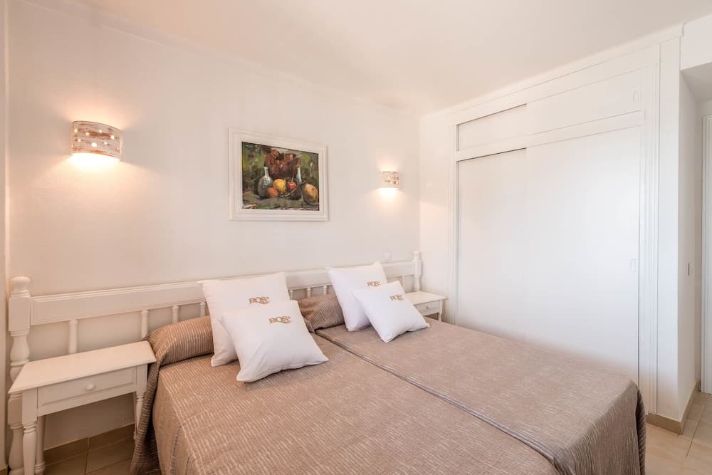 Apartamentos Ros — 18