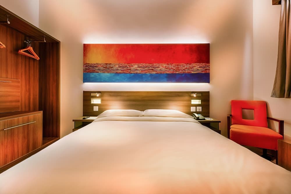 Citymax Hotel Al Barsha at the Mall — 11