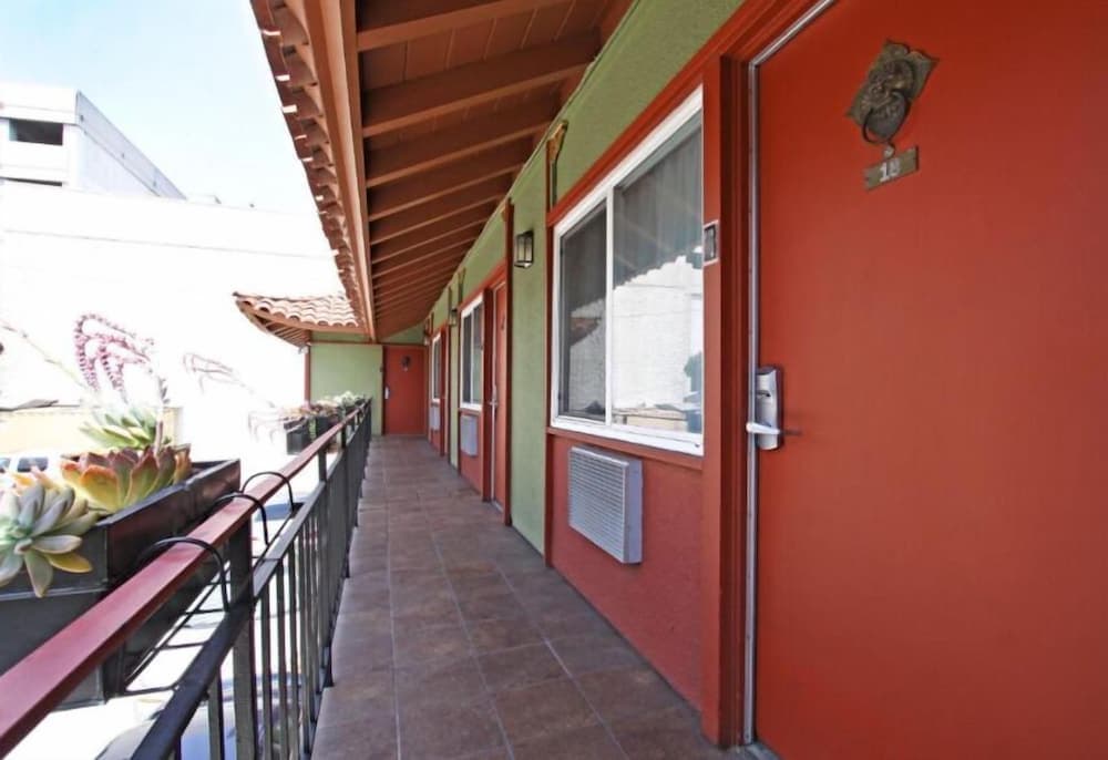 Royal Pagoda Motel — 13