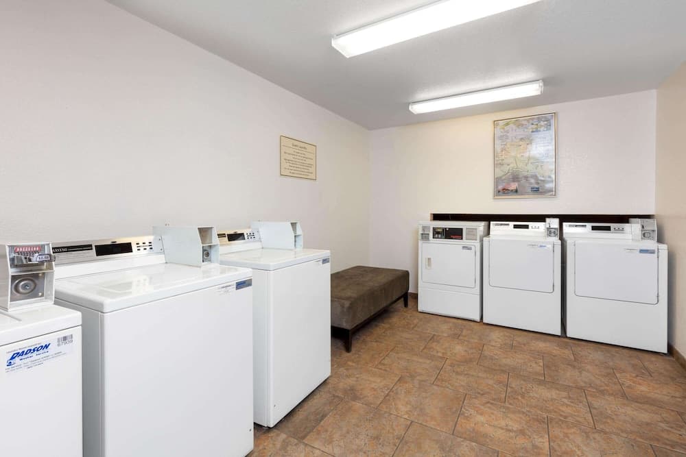 La Quinta Inn &amp; Suites by Wyndham Las Vegas Red Rock — 23