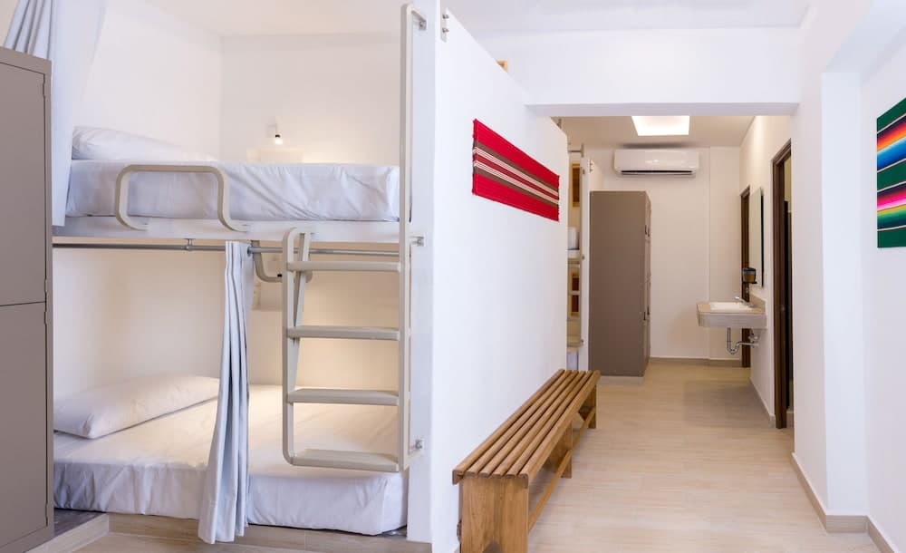Nomads Party Hotel & Hostal — 25