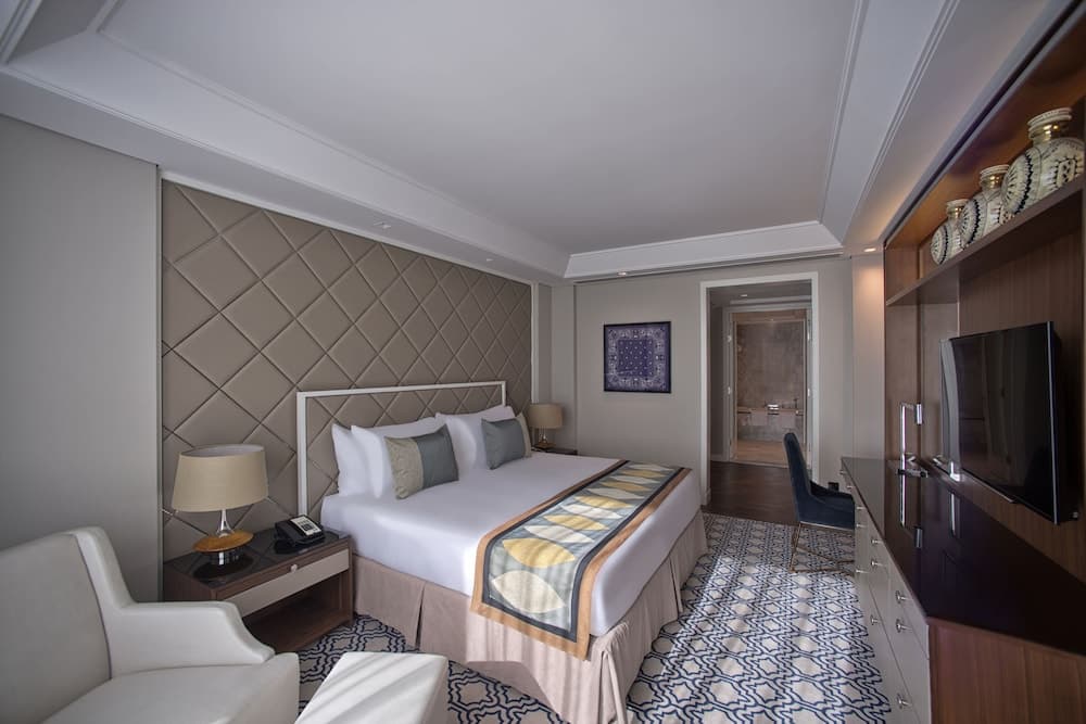 Taj Dubai — 12
