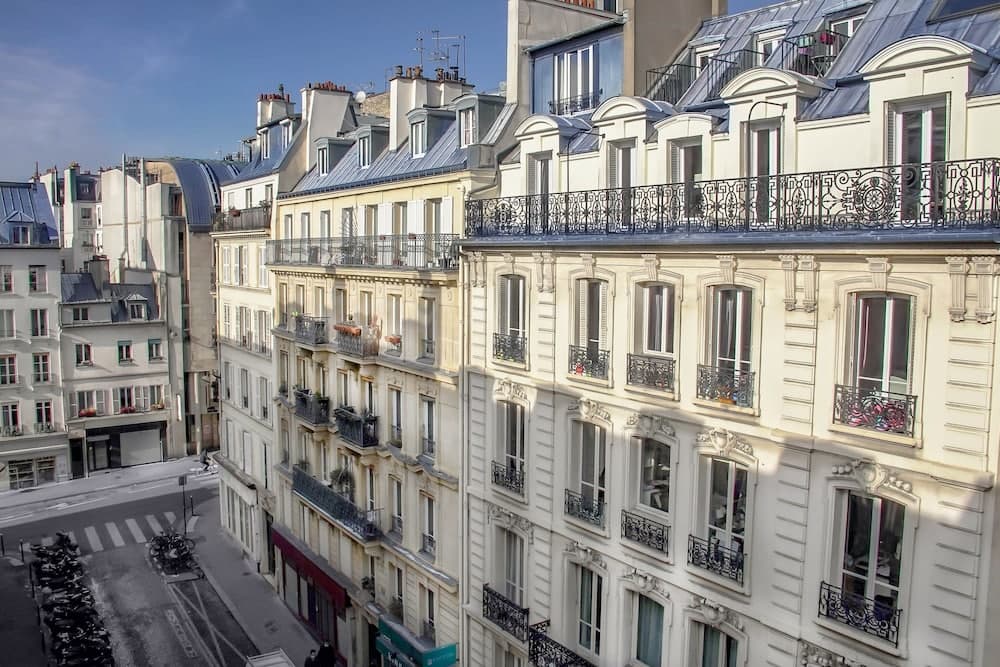 Maison Mère — 4
