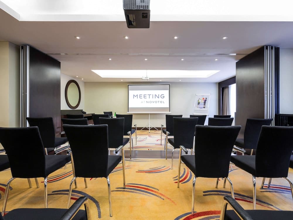 Novotel Deira Creekside Dubai — 11