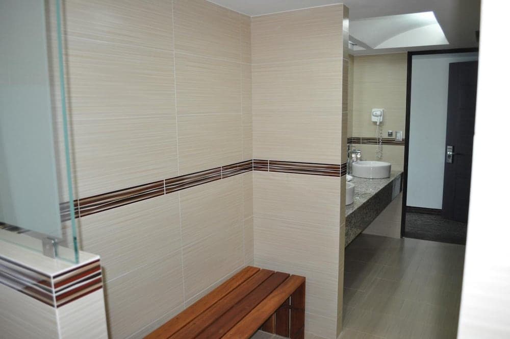 Hotel Astor — 30