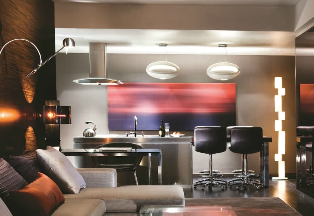 Palms Place — 11