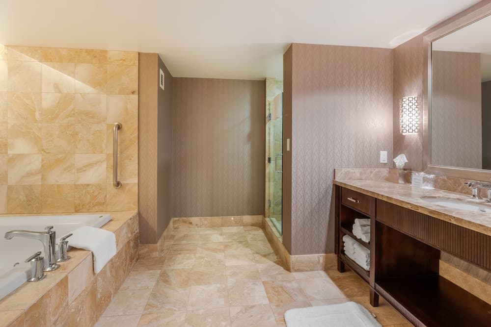 Omni Los Angeles Hotel en California Plaza — 20