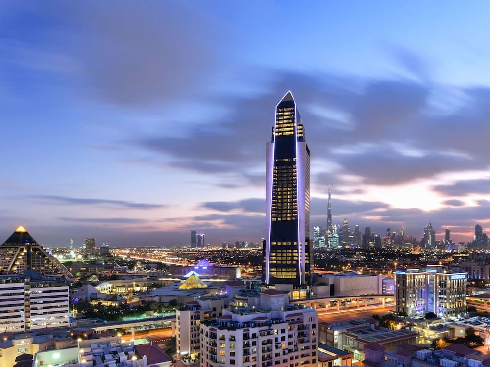 Sofitel Dubai Der Obelisk — 1
