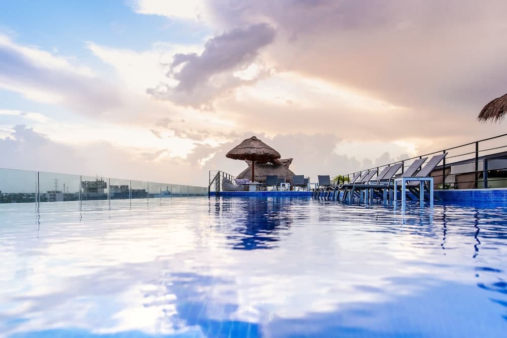 Hotel52 — 1