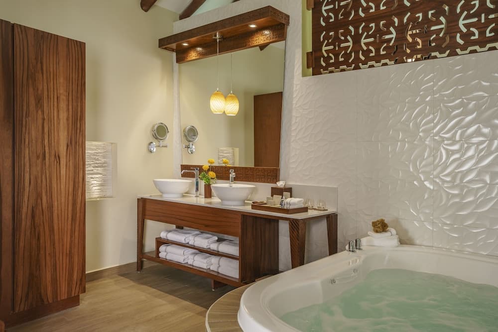 Palafitos Overwater Bungalows, Catamarán, Cenote, All & More Inclusive - Adults Only — 5