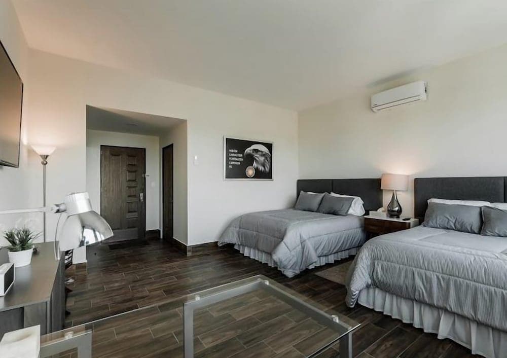 Sky Inn Cancún — 7
