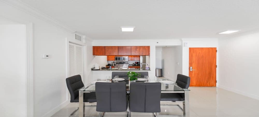 Icon Residences — 25
