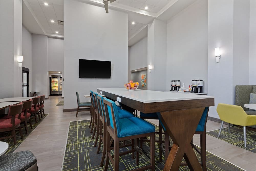 Hampton Inn & Suites Orlando Intl Dr N — 20