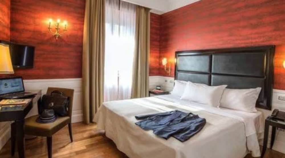 Albergo Del Senato — 14