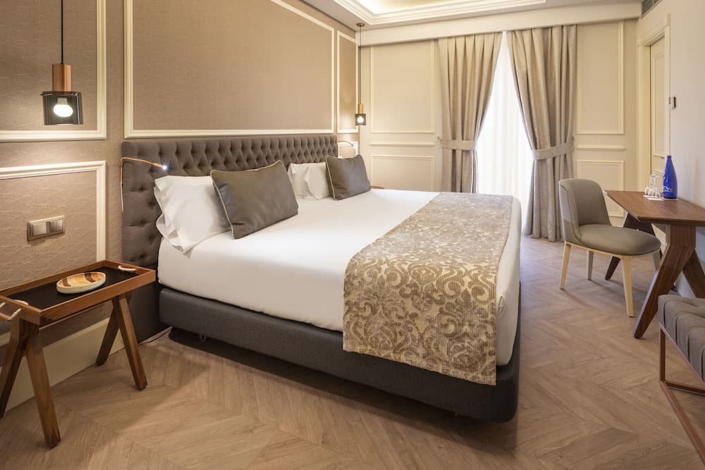 Catalonia Las Cortes Hotel — 23