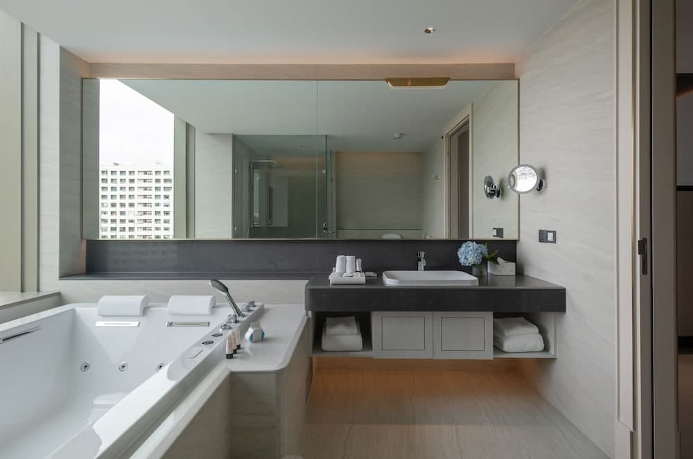 Grande Centre Point Surawong Bangkok — 25