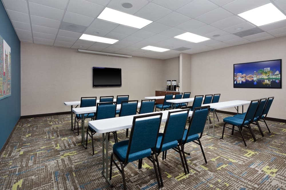 Hampton Inn & Suites Orlando Intl Dr N — 28