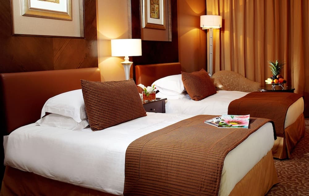 Swissôtel Al Murooj Dubai — 16