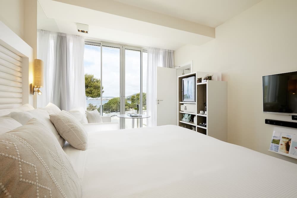 ME Ibiza - The Leading Hotels of the World — 9