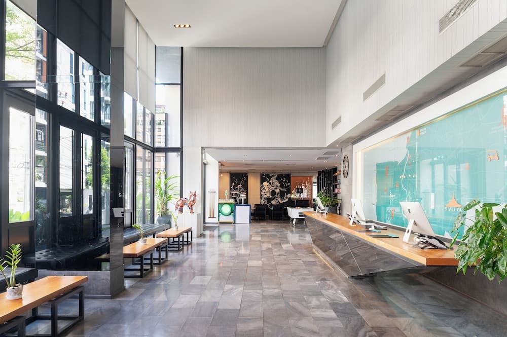 Cross Vibe Sukhumvit Hotel — 12