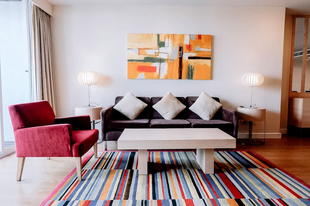 Urbana Langsuan Hotel — 12