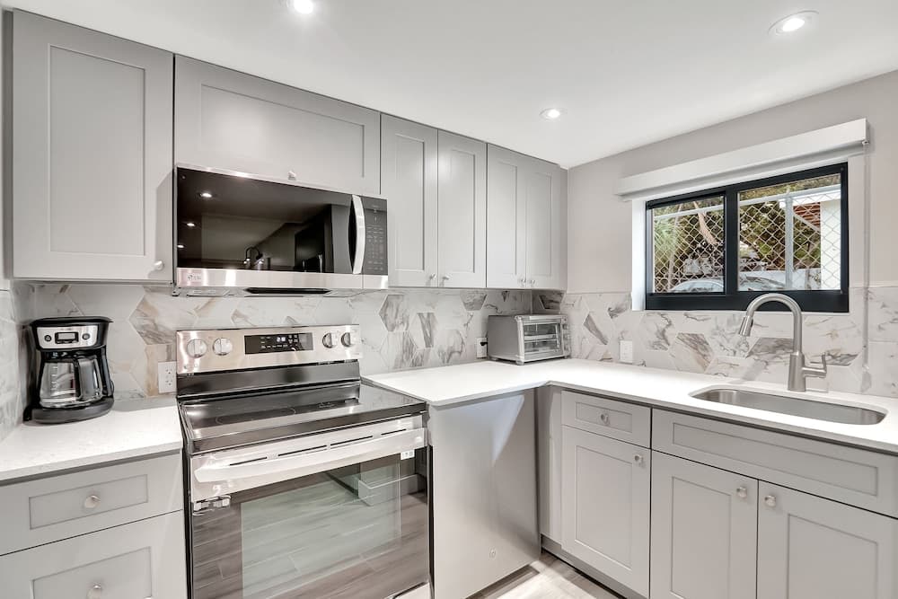 Lux Villa 3br 2ba Steps to Beach — 22