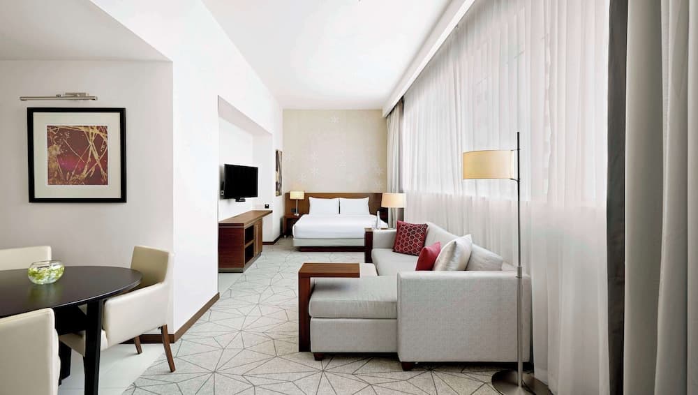 Hyatt Place Dubai Al Rigga — 3