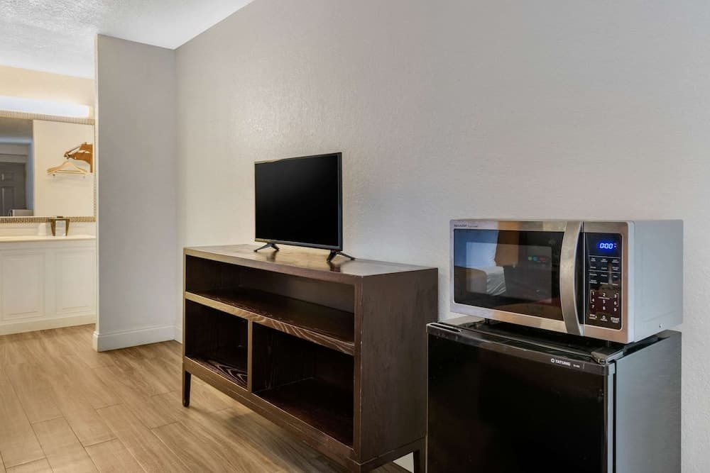 Econo Lodge Flughafen am RJ-Stadion — 11