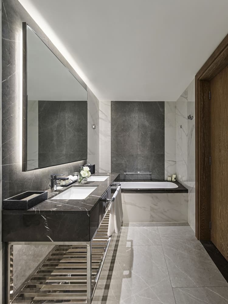 Fairmont Dubai — 14
