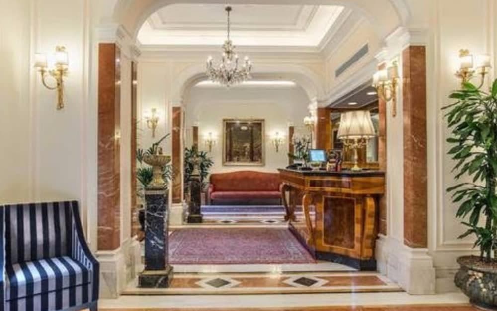 Albergo Del Senato — 30