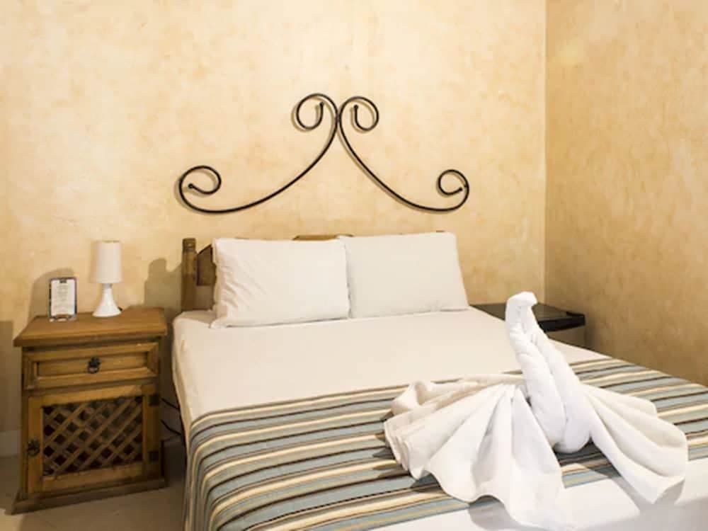 Barrio Latino Hotel Riviera Maya — 15