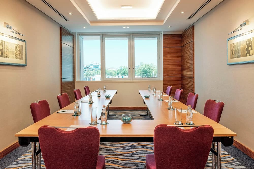 Four Points by Sheraton Bur Dubai — 22