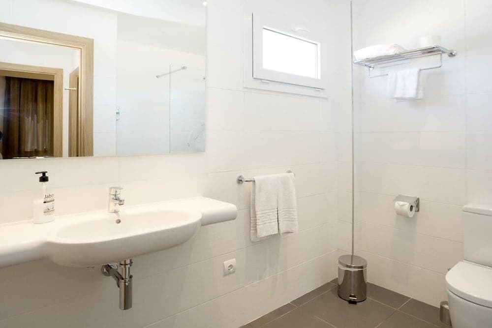 Cabot Tres Torres Apartments — 18