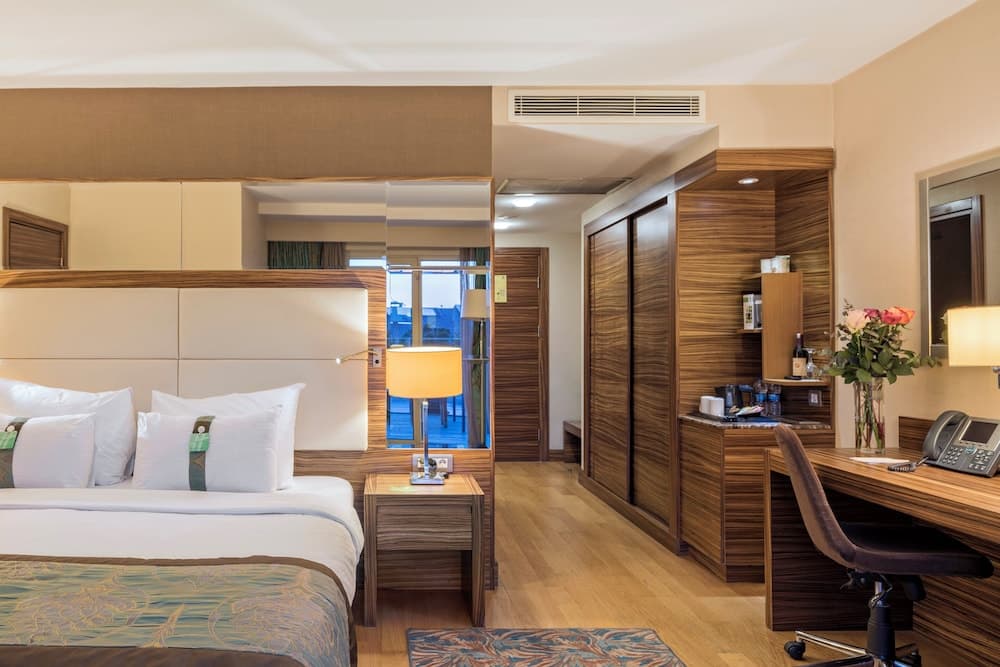 Holiday Inn Estambul Sisli by IHG — 27