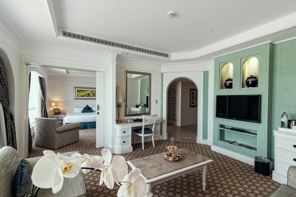 Al Habtoor Grand Resort, Autograph Collection® — 14