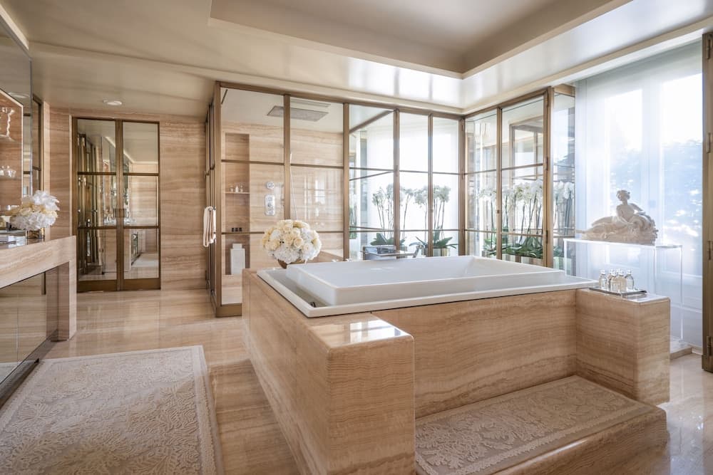 Four Seasons Hotel George V — 28