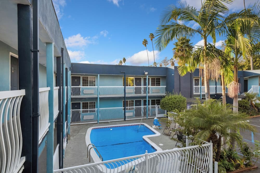 Hotel H-Wood — 12