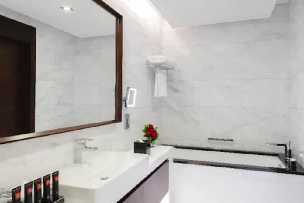 Hotel Renaissance Business Bay, Dubai — 27