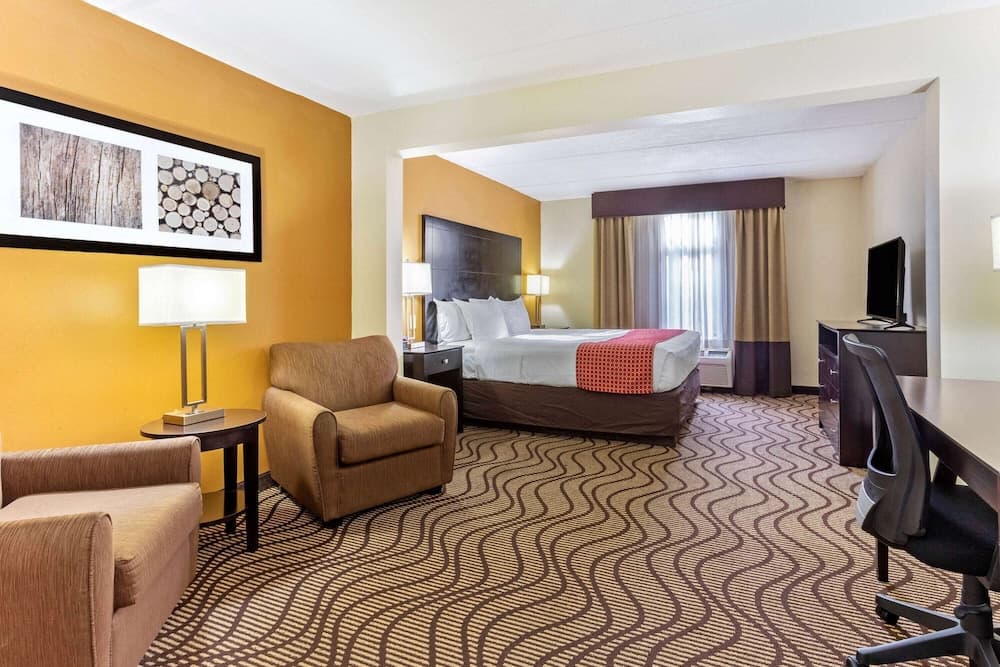 La Quinta Inn & Suites by Wyndham Tampa North I-75 — 2