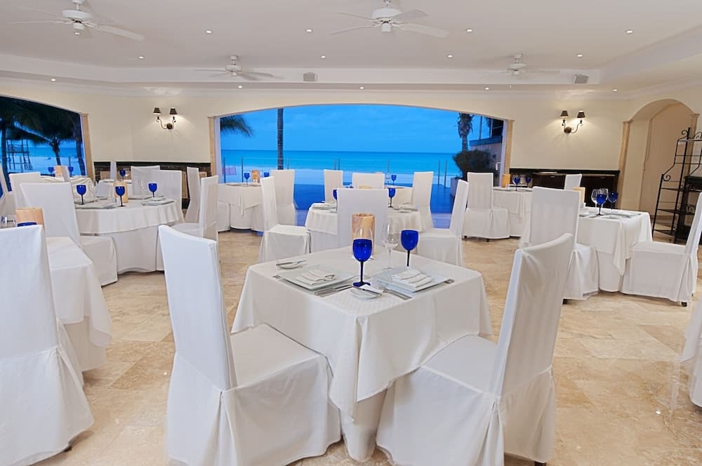 Royal Hideaway Playacar All Inclusive - Adults only — 18