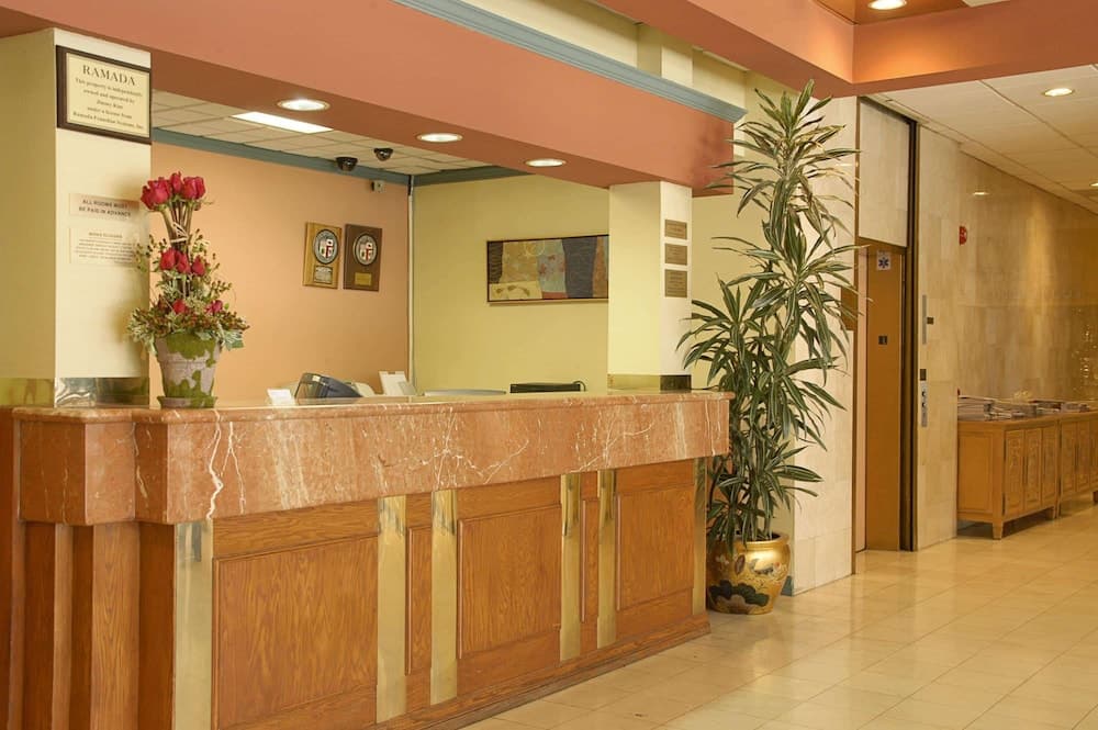 Ramada by Wyndham Los Angeles/Koreatown West — 5