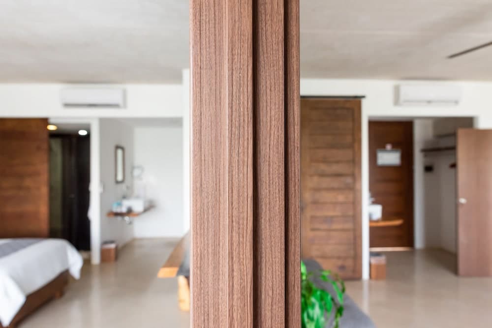 Hotel52 — 13