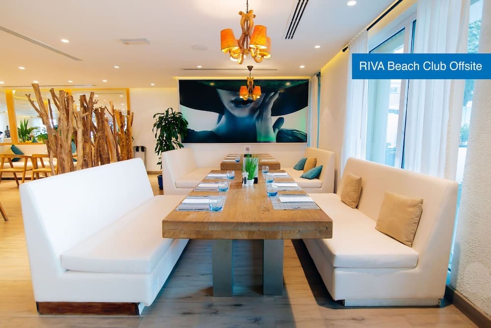 Mövenpick Hotel Jumeirah Lakes Towers — 8